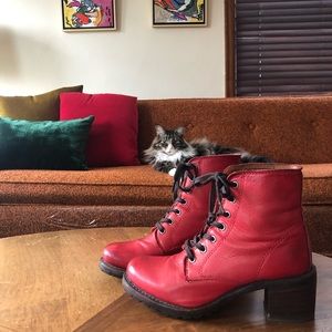 Frye Sabrina 6g lace up jeans